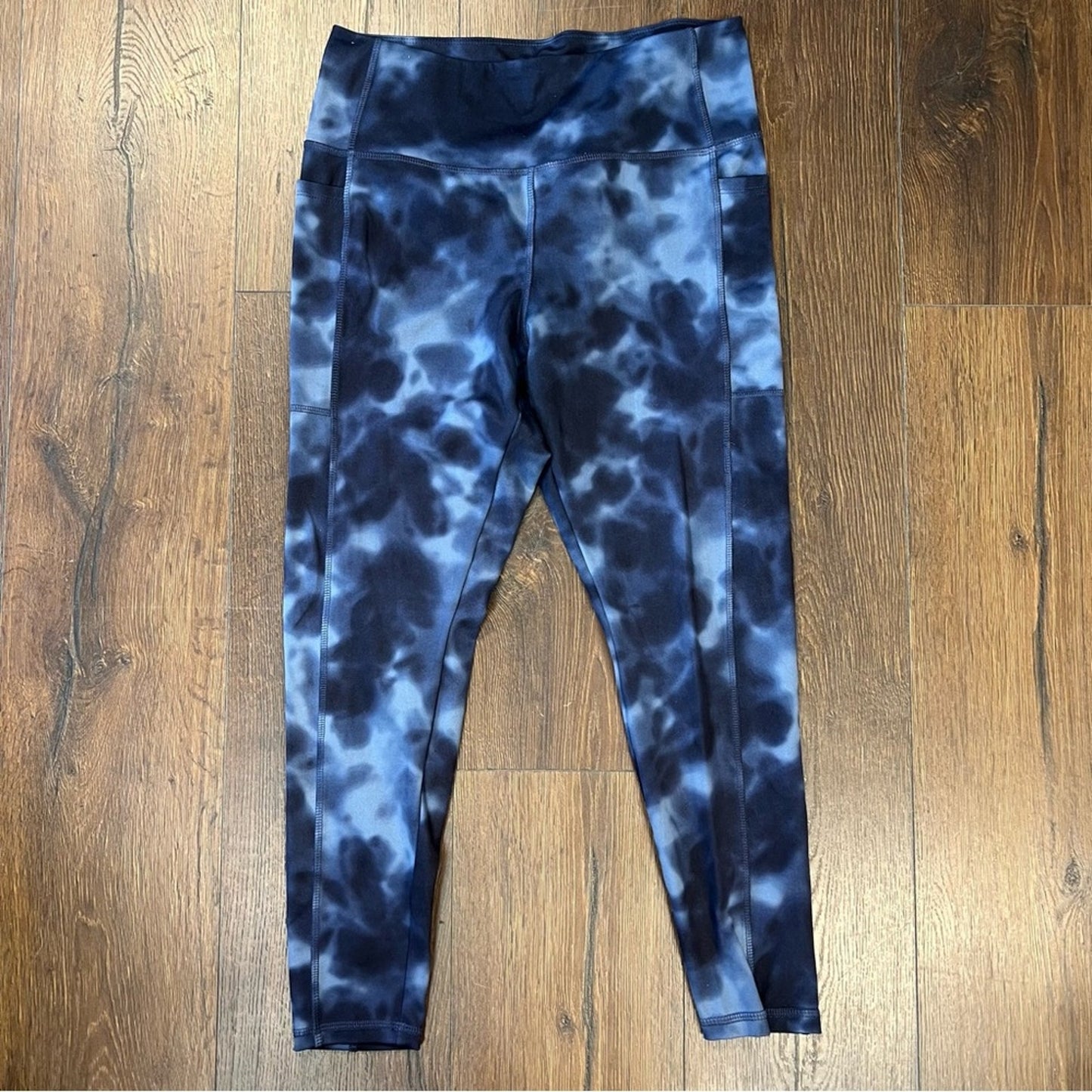 Danskin blue tie-dye leggings SZ LG