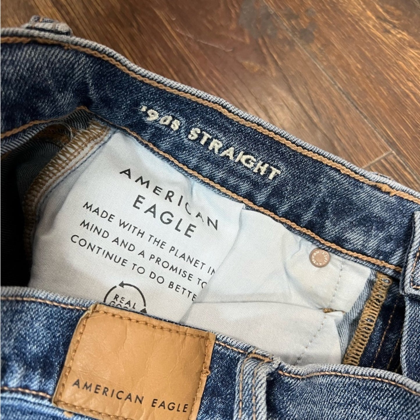 American Eagle 90’s Straight Leg Jean SZ 2 Short