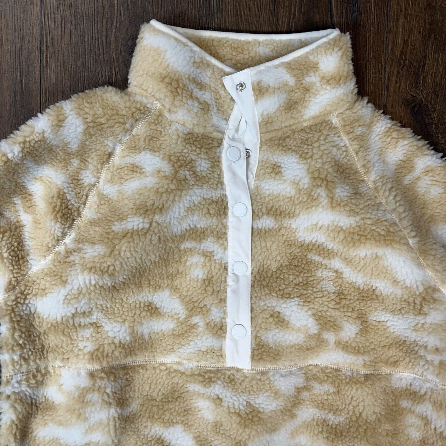 Vineyard Vines fleece Beige Camo Snap 1/4 Sweater Popover Size MED
