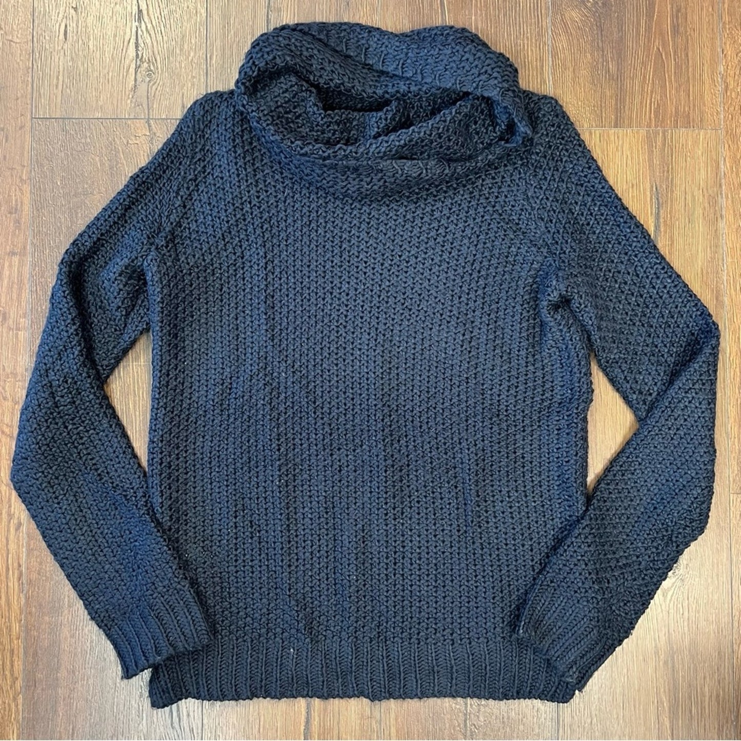 Forever 21 navy cowlneck sweater SZ MED