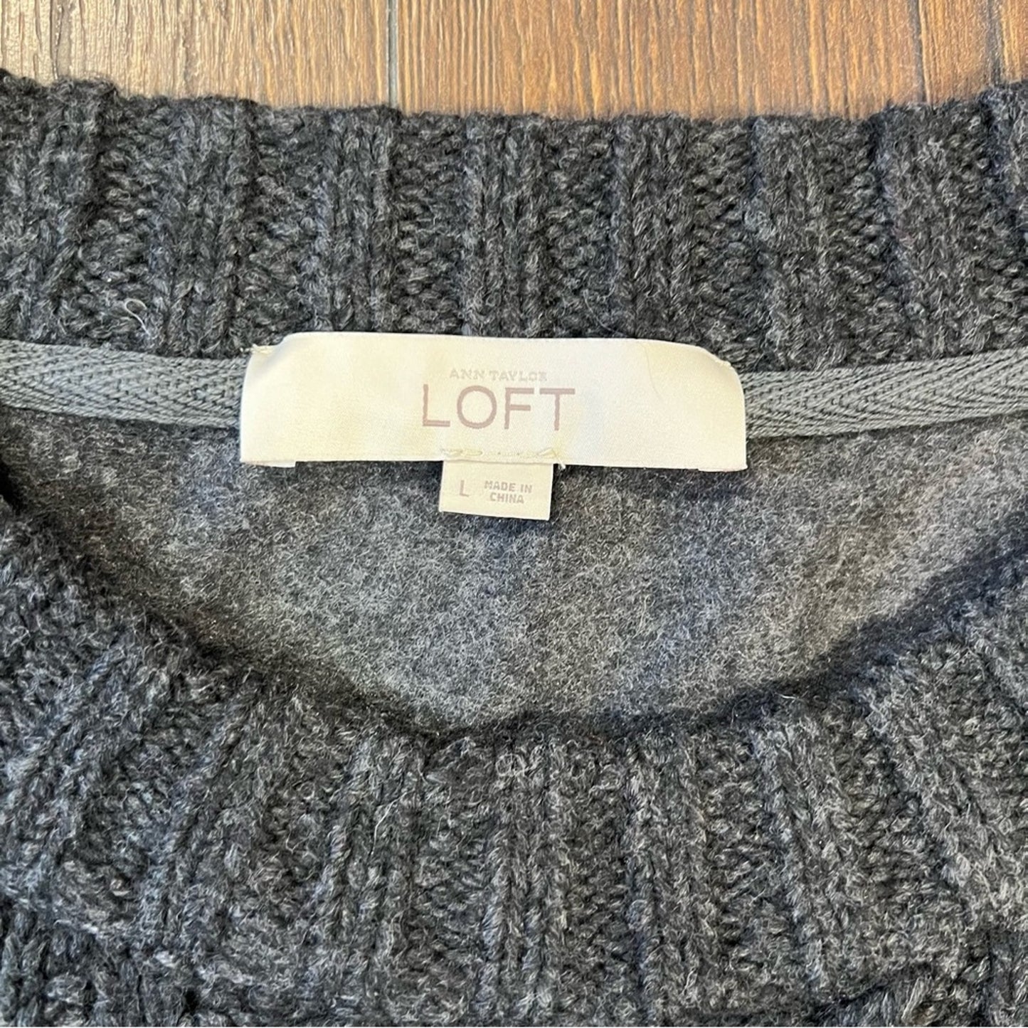 LOFT gray cable knit sweater SZ LG