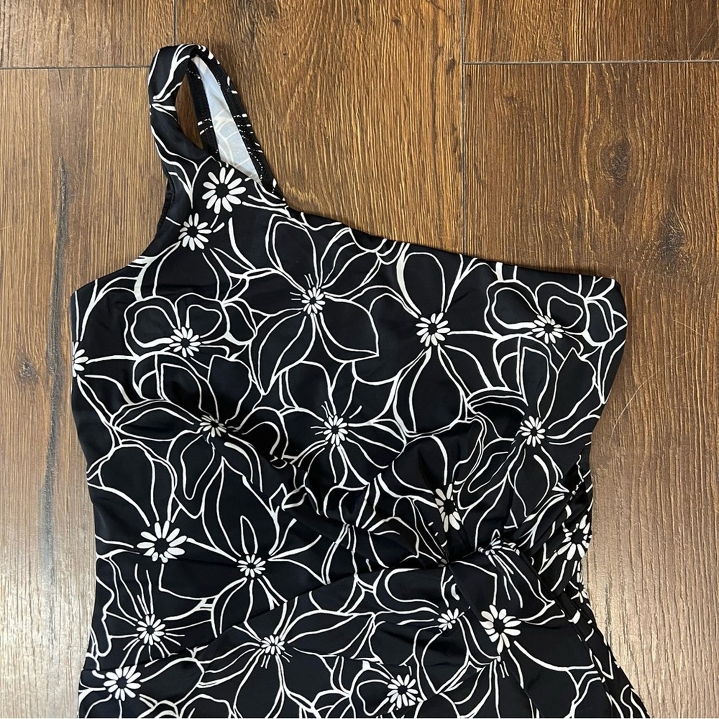TALBOTS MIRACLESUIT ONE SHOULDER ONE PIECE SZ 8
