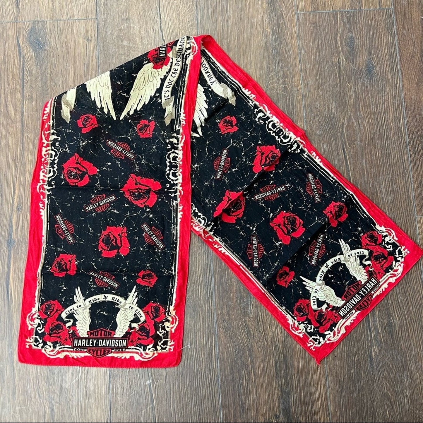 Harley-Davidson Vintage Black & Red Roses scarf