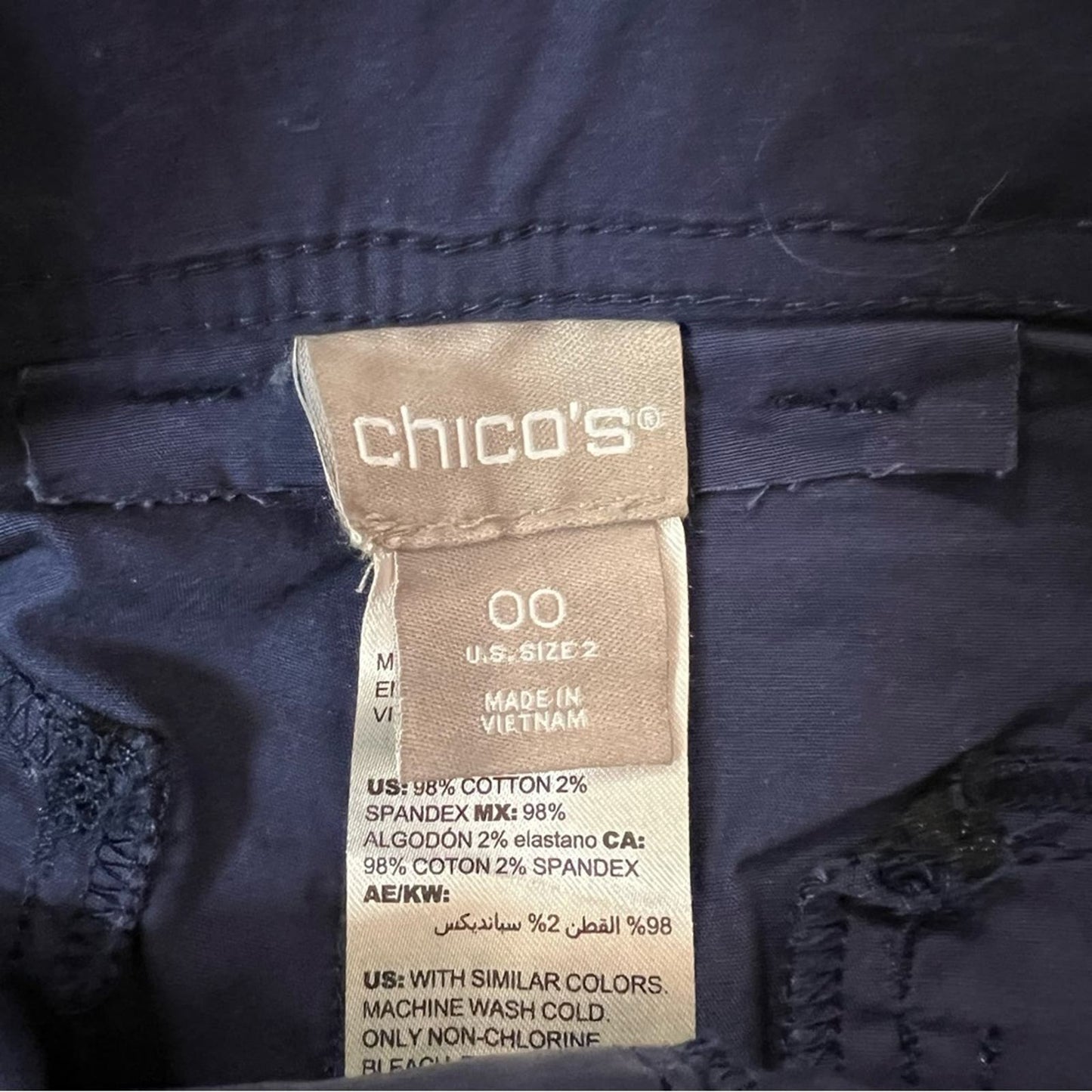 Chicos navy cuffed Bermuda shorts SZ 00/2