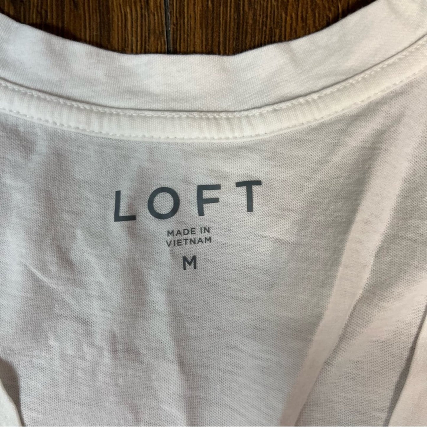 LOFT white pleated shoulder tee SZ MED