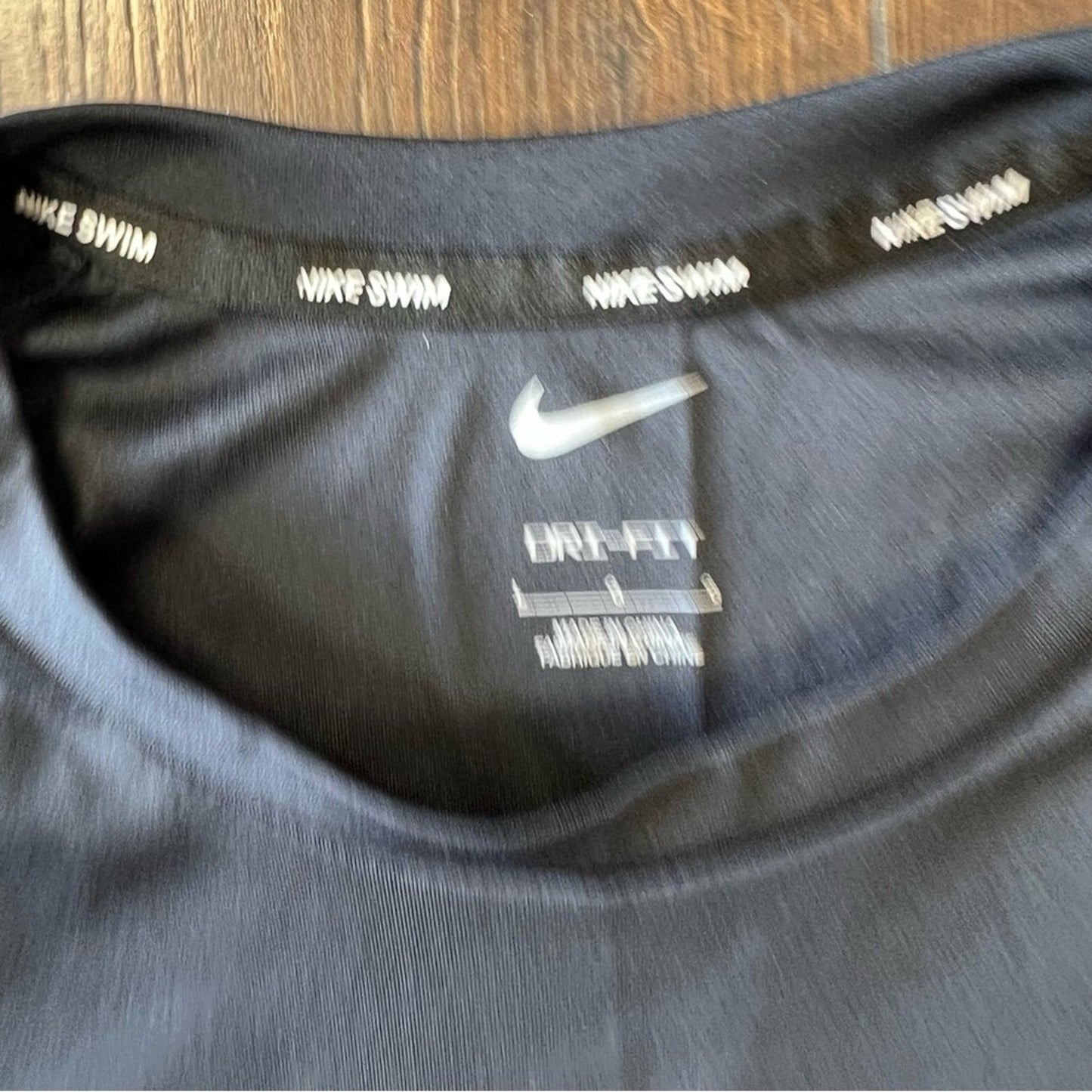 Nike swim UPF 40+ dri-fit tee SZ LG