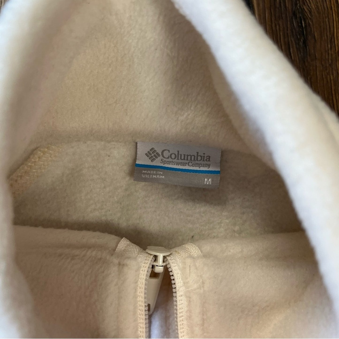 Columbia cream zip up fleece SZ MED