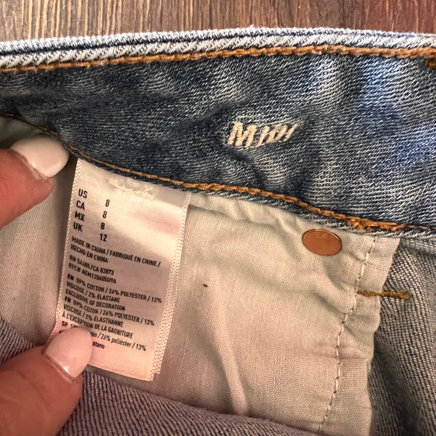 AE MIDI SHORTS SZ 8