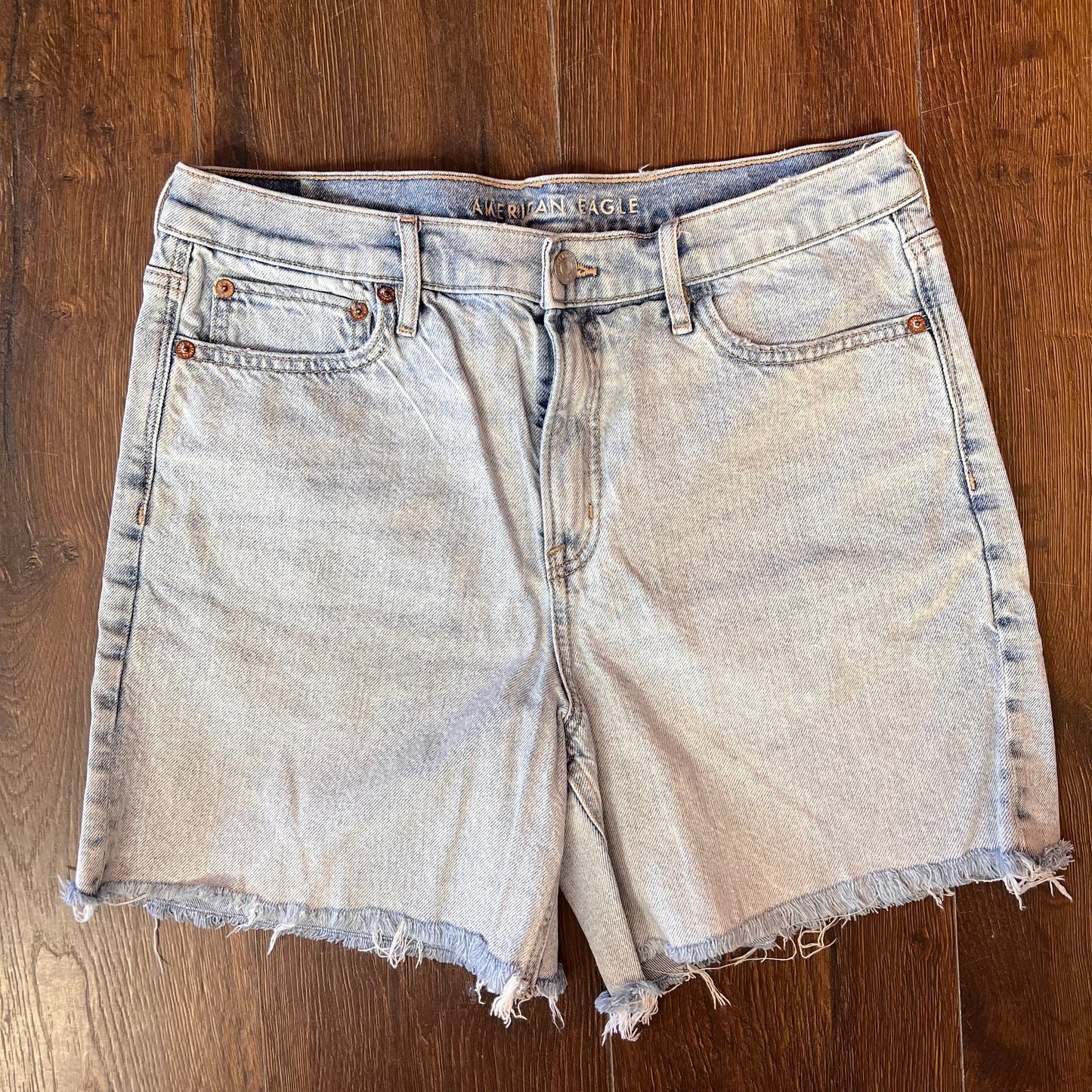 AE RELAXED SHORTS SZ 8