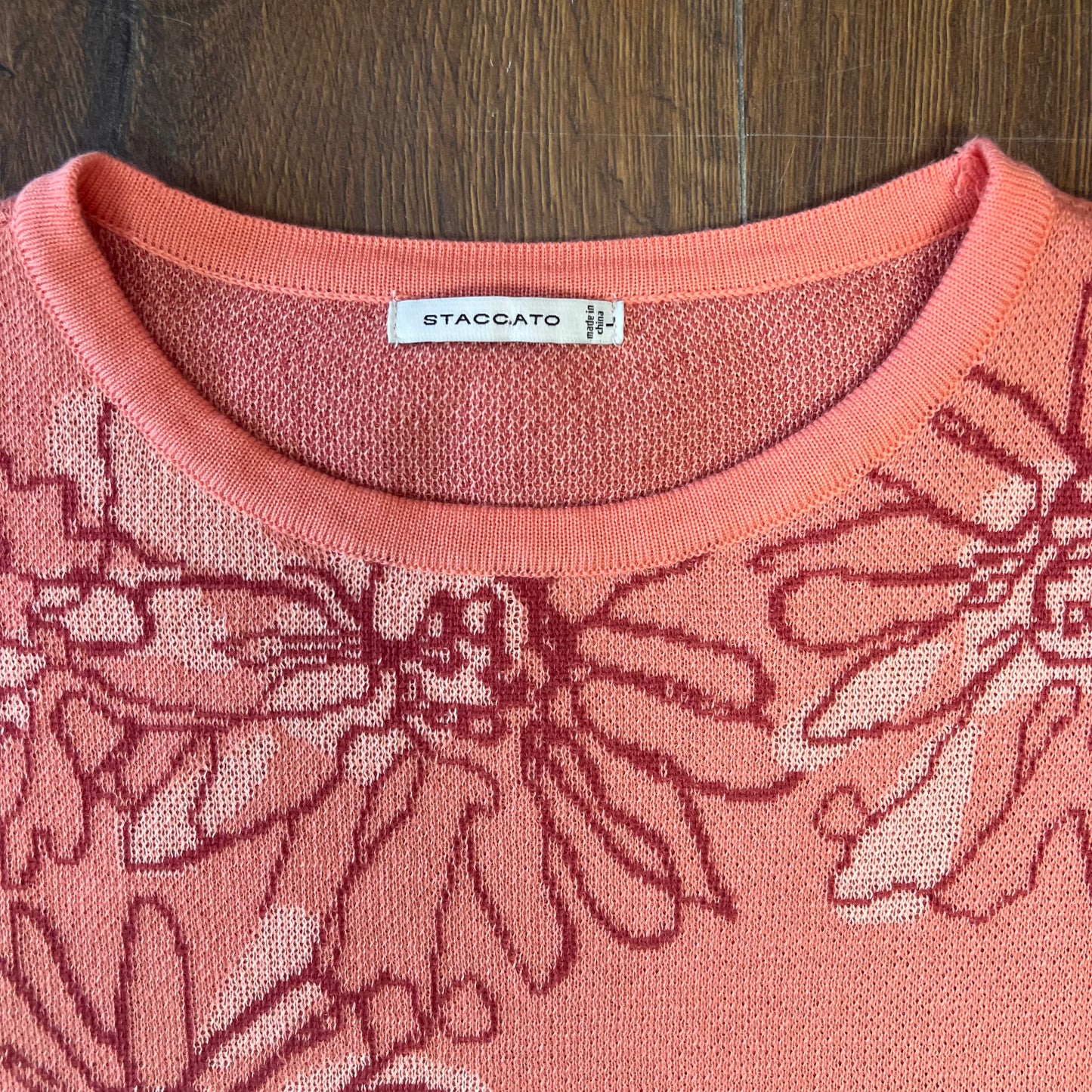NWOT STACCATO Coral Floral Sweater Knit Top SZ LG