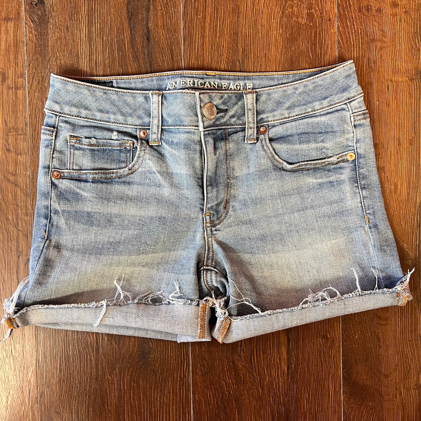AE MIDI SHORTS SZ 8