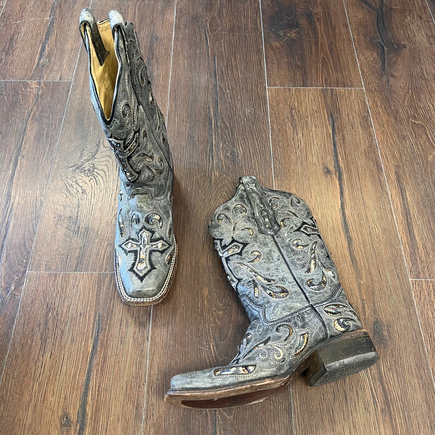 Corral Scarlett Cross Sequin Cowboy Boots SZ 7