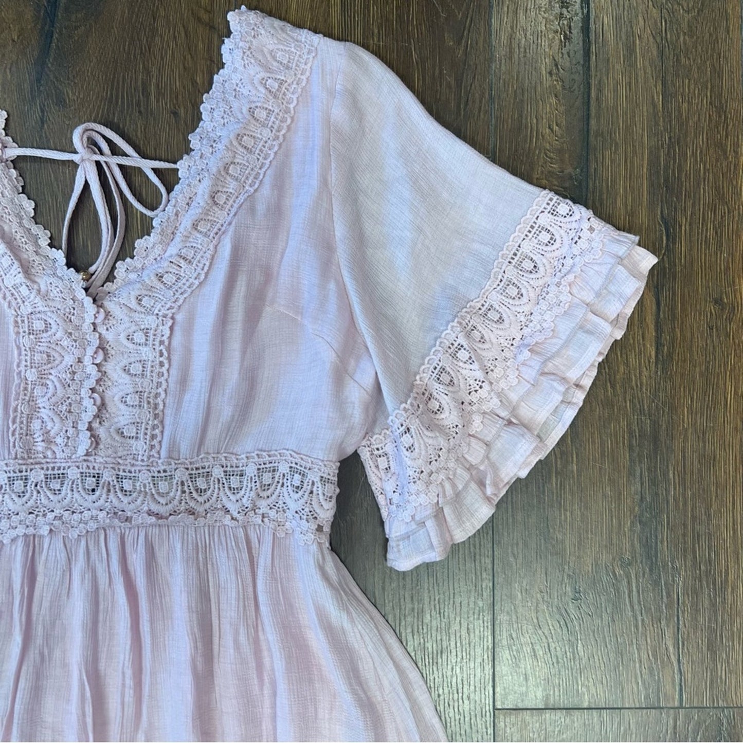 🆕 BluIvy Nuevo ranchco v-neck lace dress SZ MED
