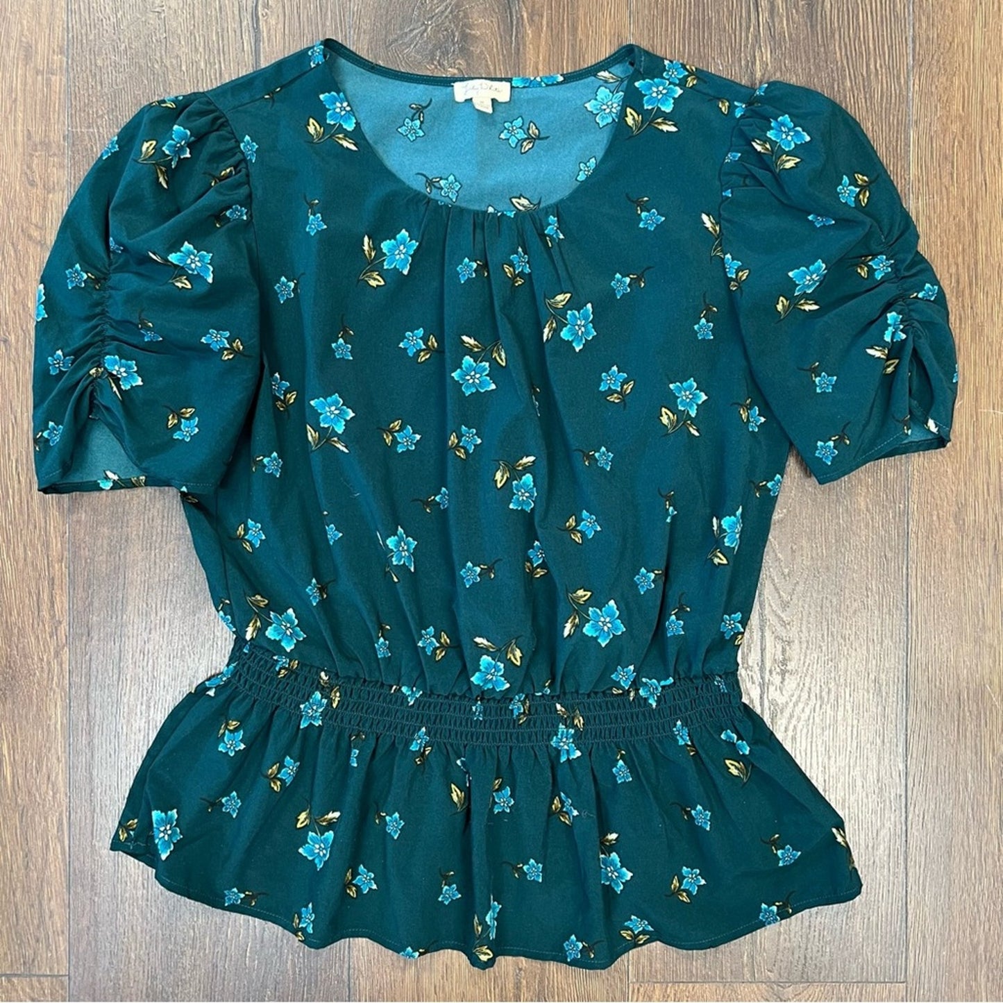 Lily White green rushed sleeved smocked blouse SZ MED