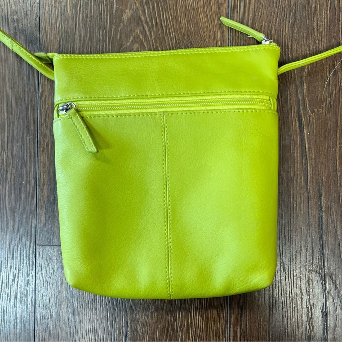 ILI New York Midi Sac Style in Pear