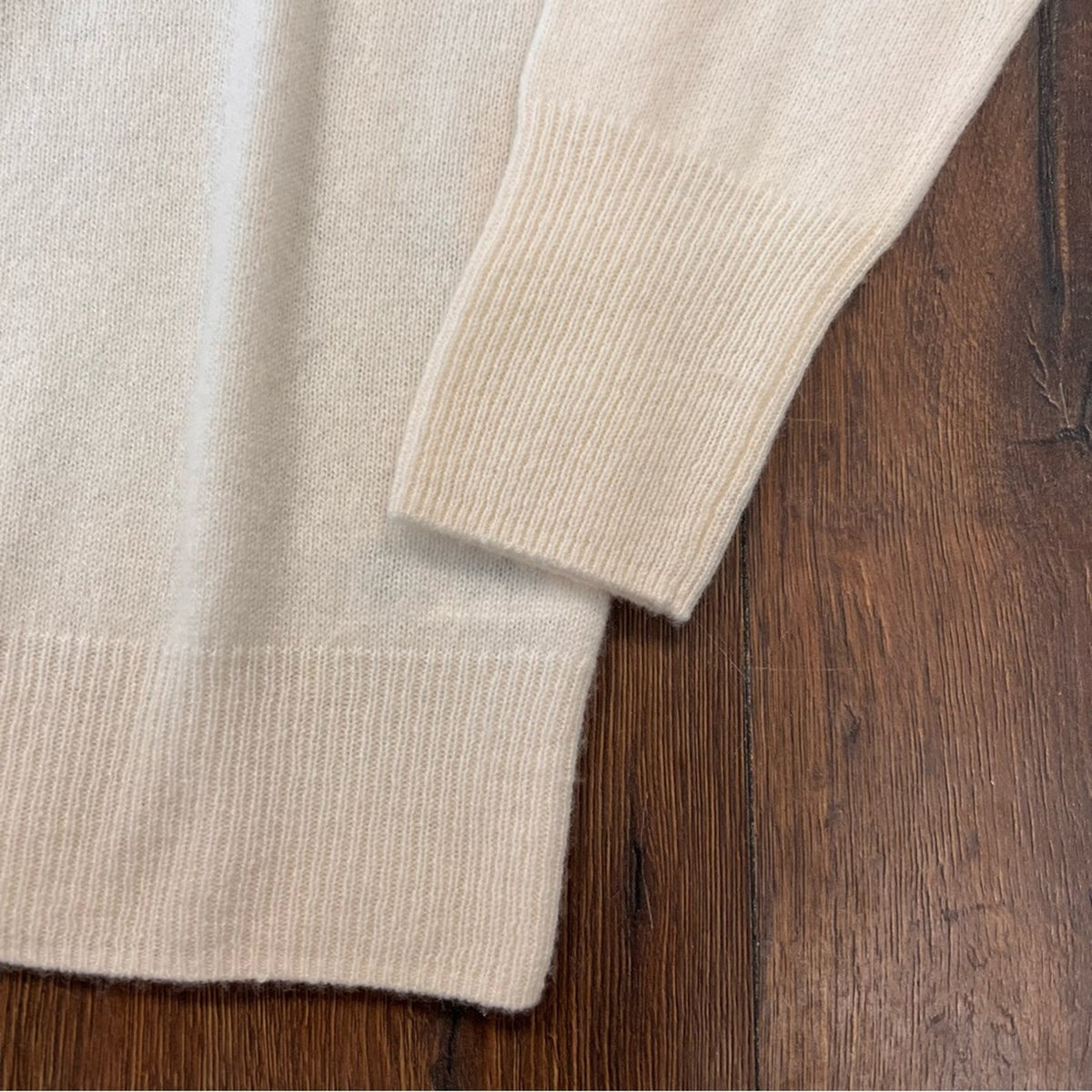 Vineyard Vines Seaspun Cashmere V Neck Cream/Blue Sweater SZ SM