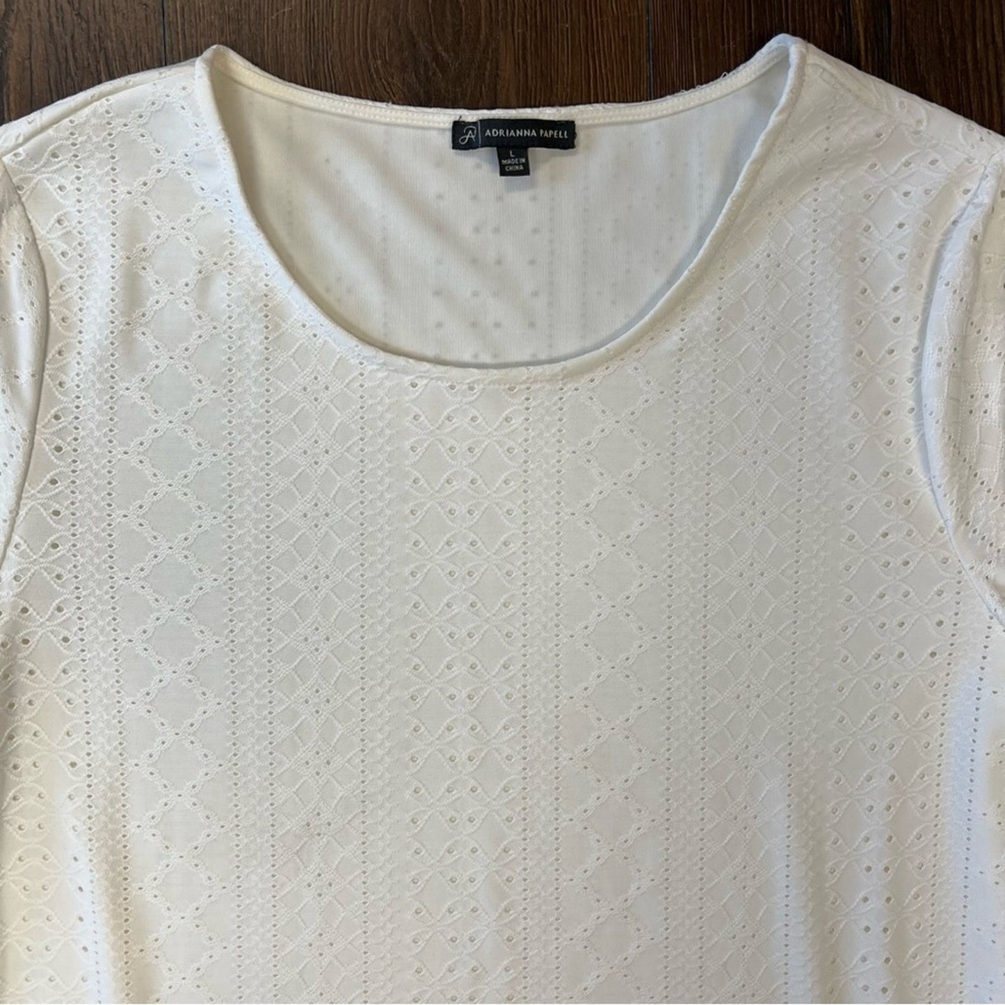 Adrianna Papell Ivory eyelet blouse SZ LG