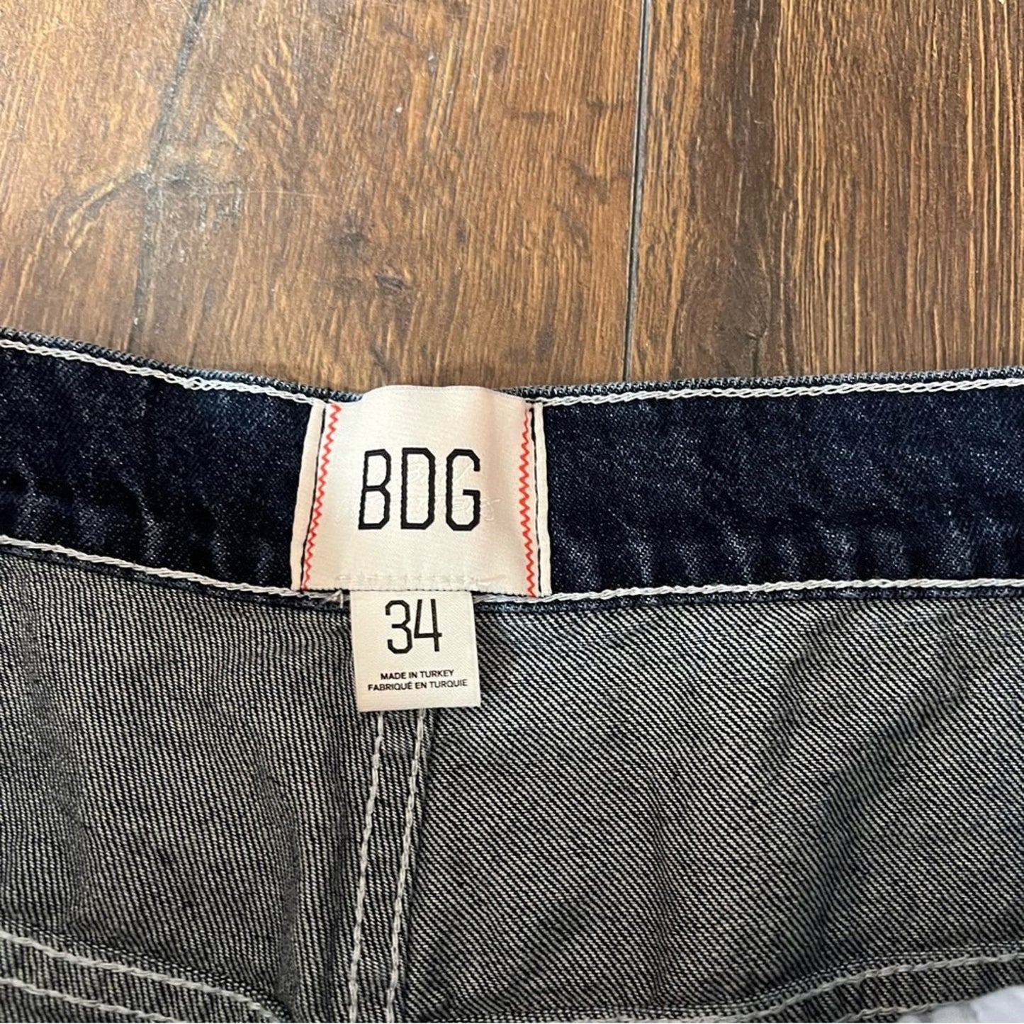 BDG dark wash baggie Jean SZ 34/16