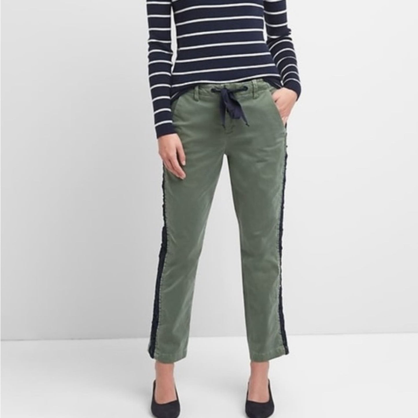 Gap Girlfriend Chinos with Side Lace Detailing
SZ 10 Tall