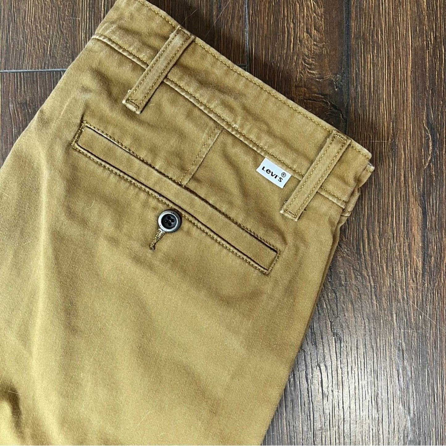 Men’s Levi chino joggers SZ 32/34