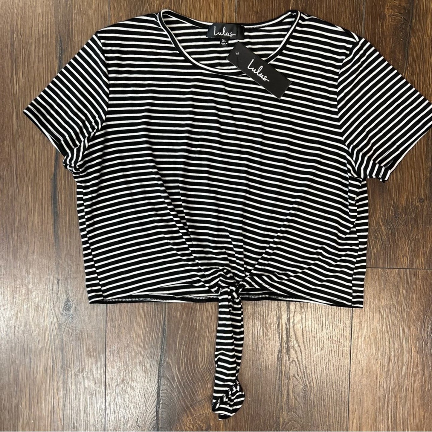 🆕 Lulu’s Take the Lead Black Striped Tie-Front Crop Top SZ XL