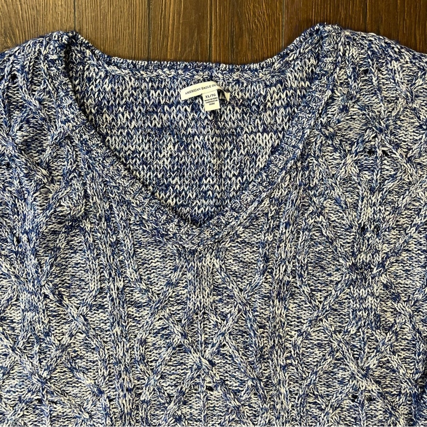 American Eagle blue v neck sweater SZ XL