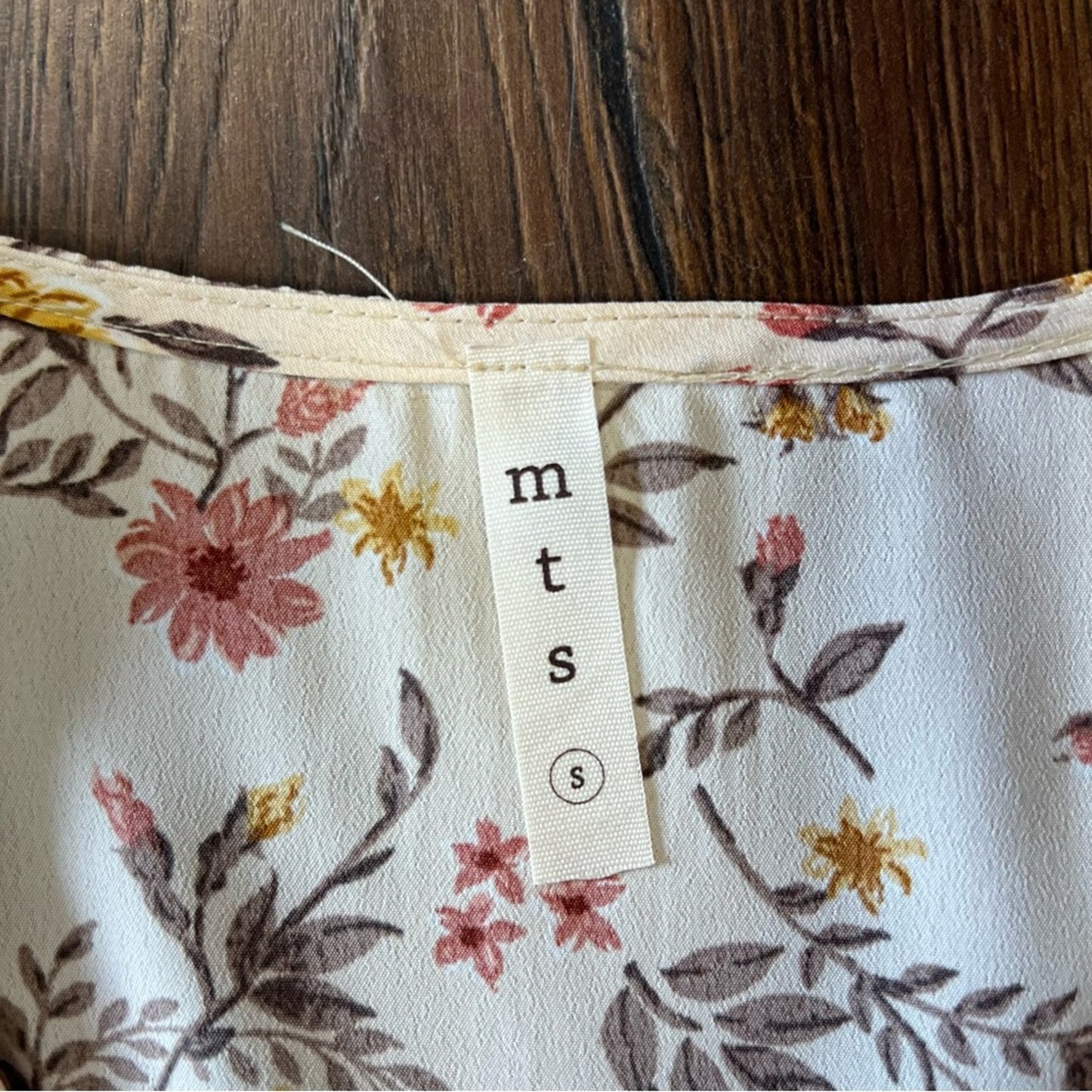 M T S floral V-neck blouse SZ SM