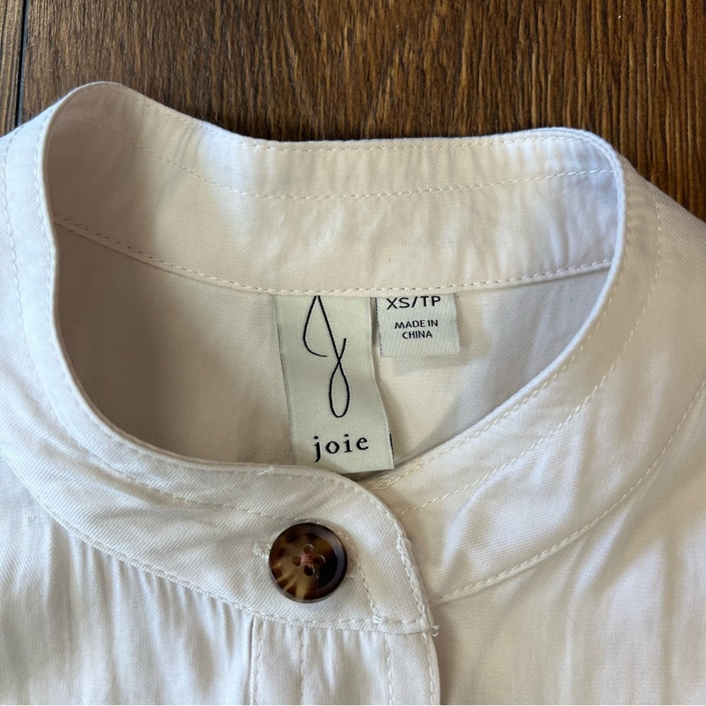 Joie ivory button up blouse SZ XS