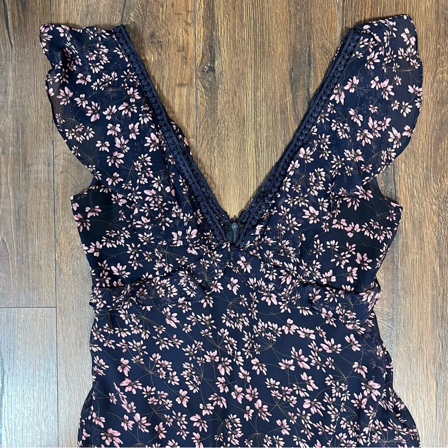 Lulu’s darling daydream navy blue floral print ruffled maxi dress SZ MED
