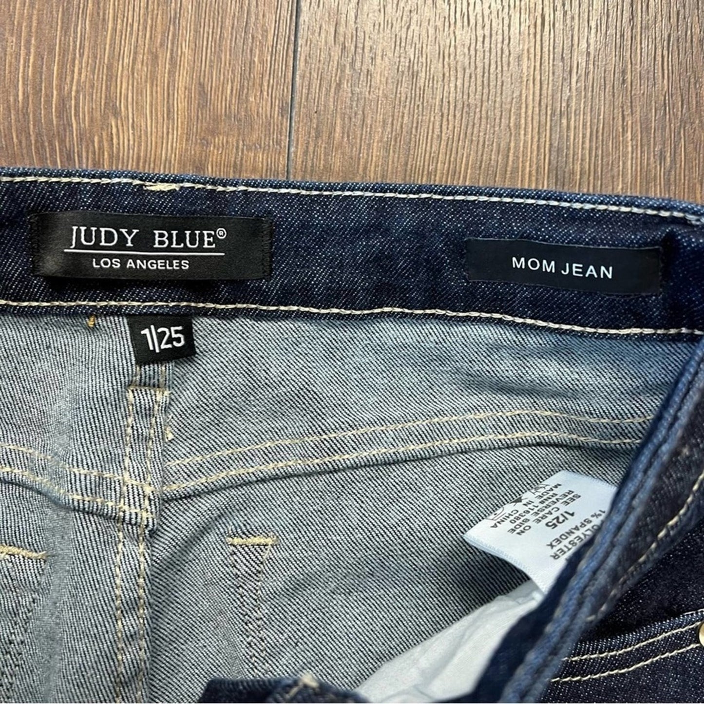 Judy Blue Indigo Blue High Rise Mom Fit SZ 1/25