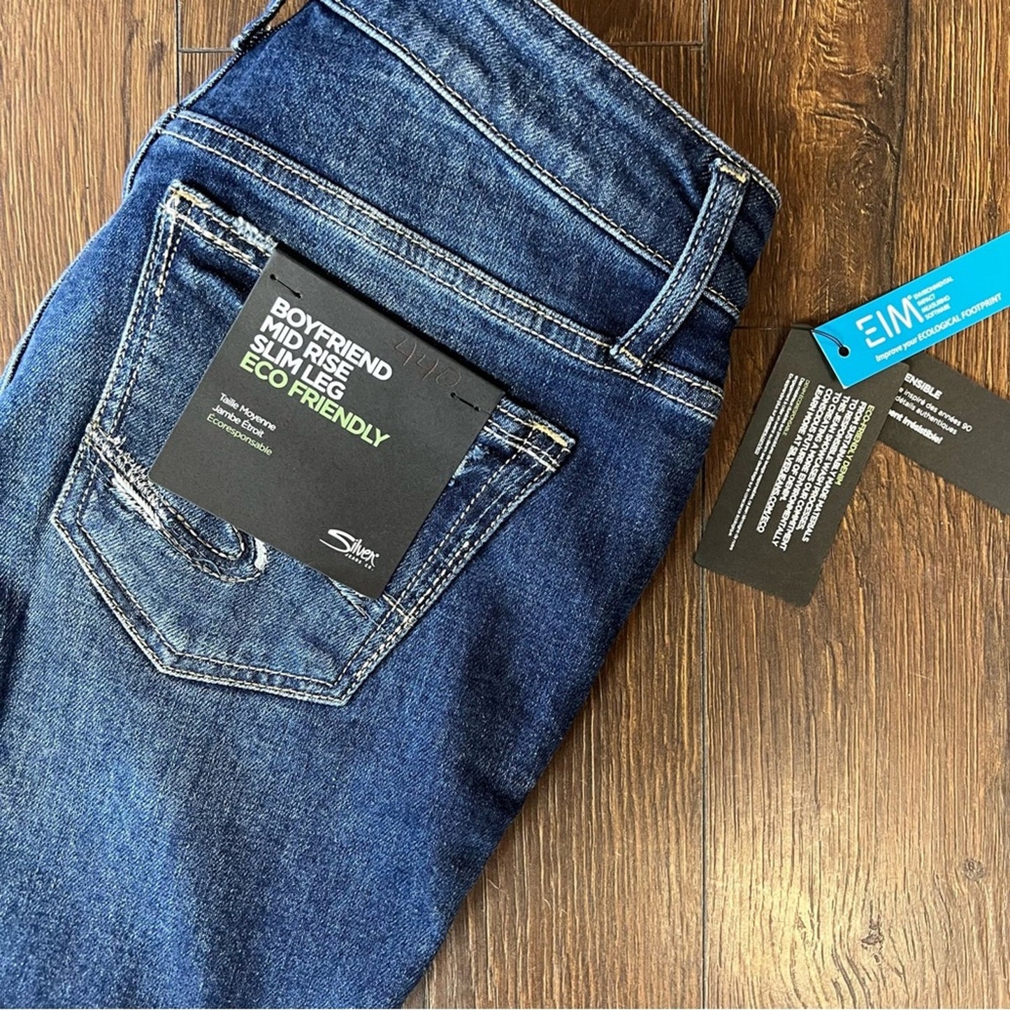 🆕 Silver Jeans mid-rise slim leg boyfriend jeans SZ 26/2