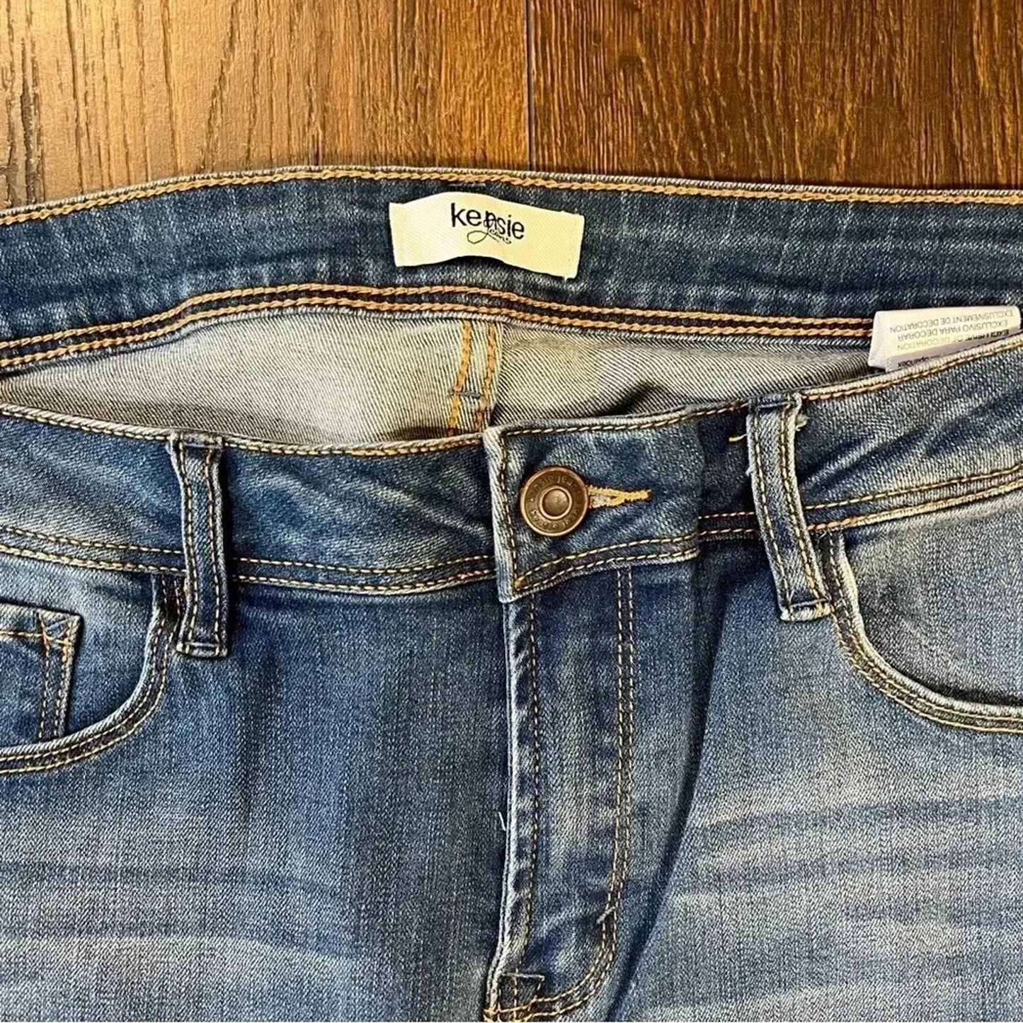 Kensie‎ floral embroidered jeans SZ 10/30