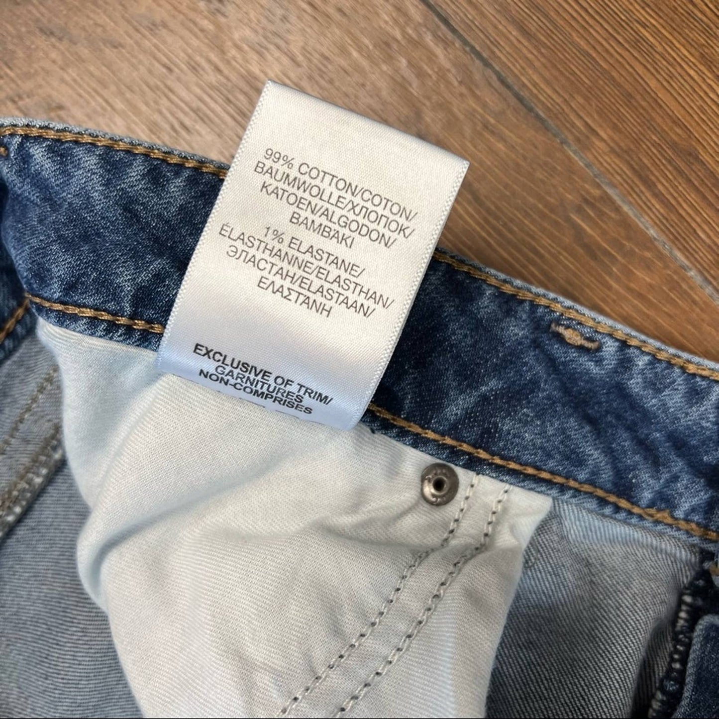 Silver jeans Avery slim crop SZ 33/14