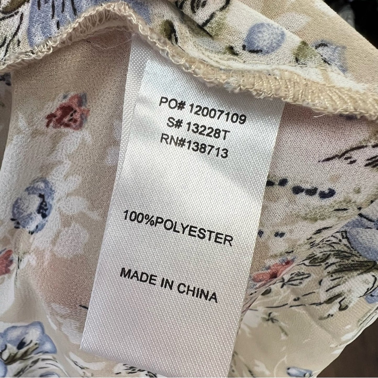 Doe & Rae ruffle neck, floral blouse SZ SM