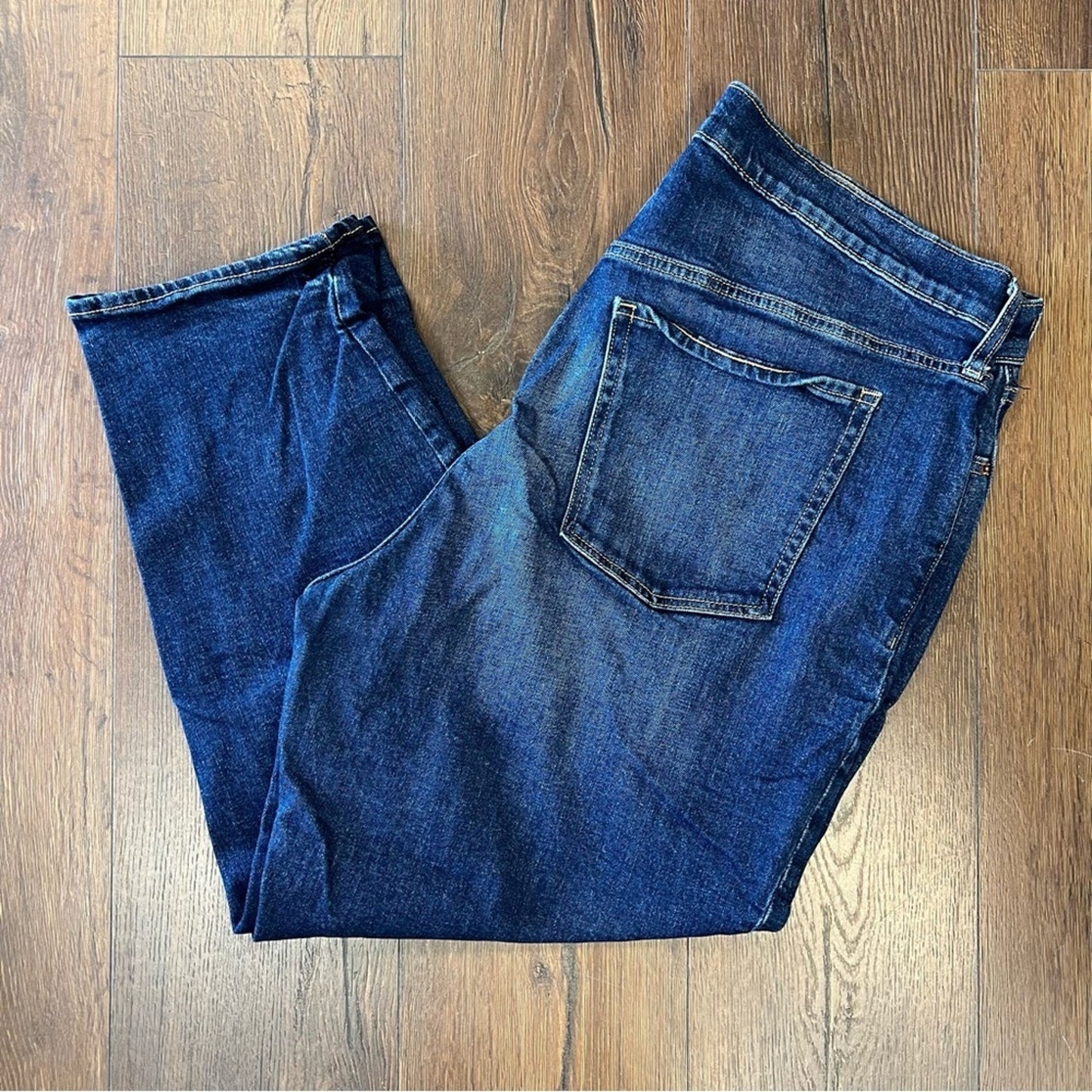 Old Navy extra high-rise sky high straight jeans SZ 20