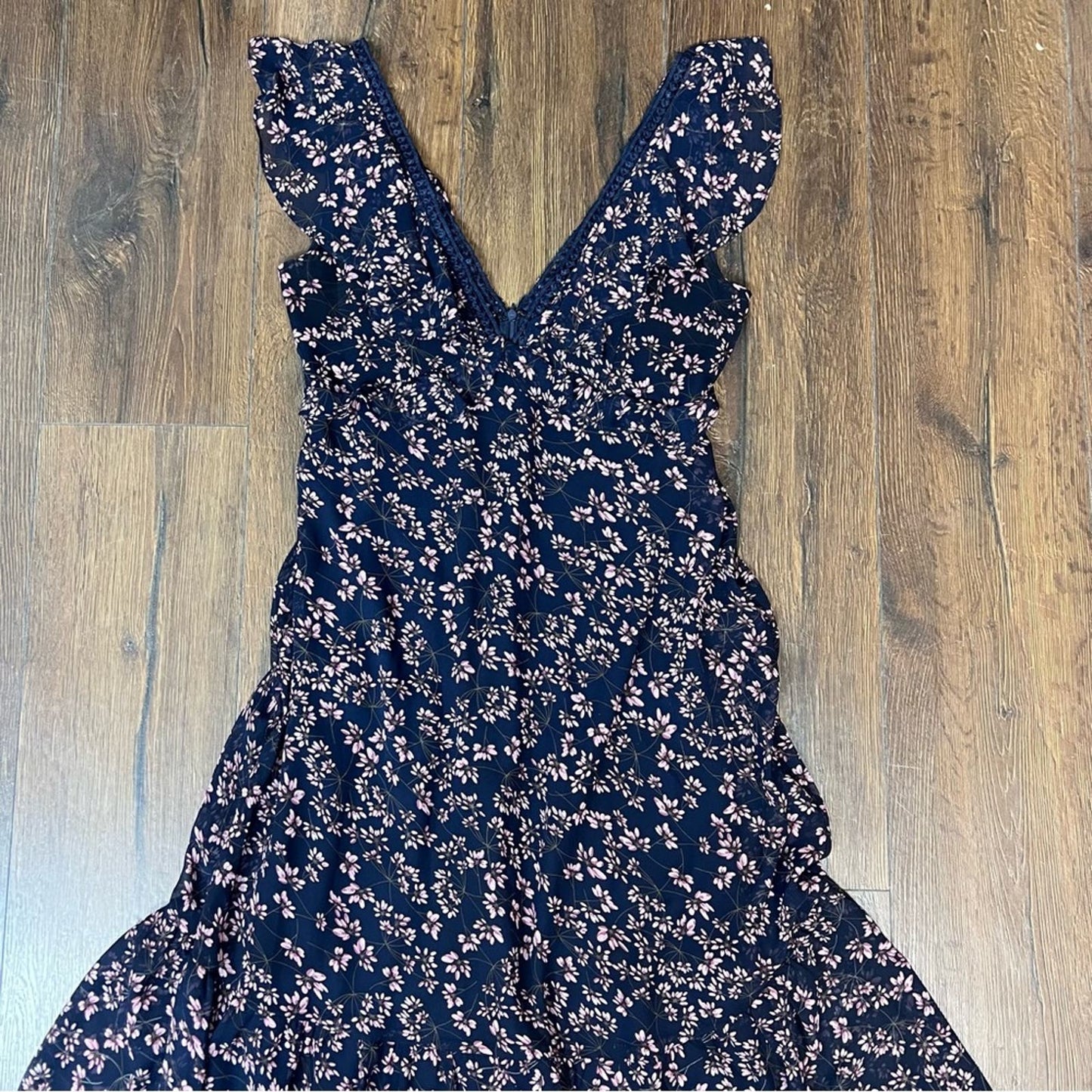 Lulu’s darling daydream navy blue floral print ruffled maxi dress SZ MED