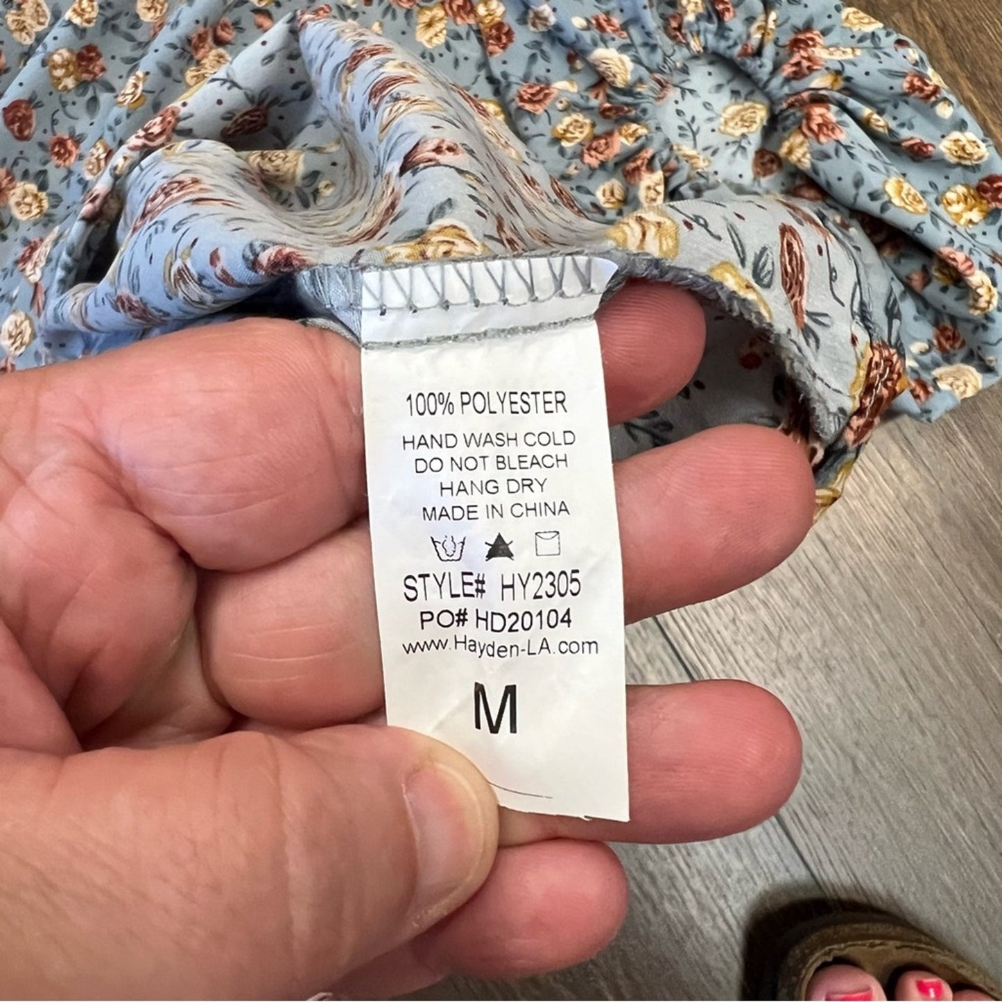 HAYDEN Keep you in my heart, Dusty blue ditzy floral top SZ MED