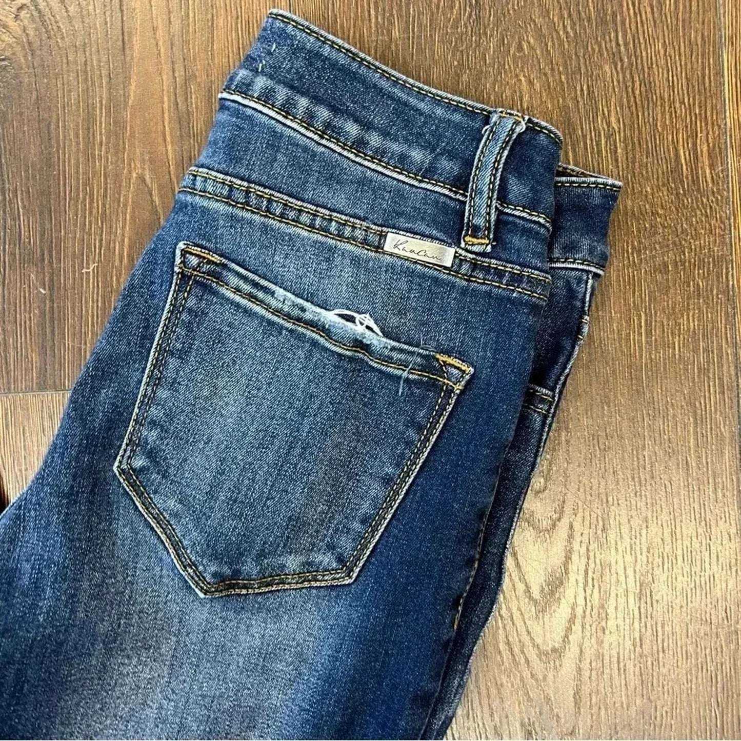 KanCan high rise button fly jeans SZ 3/25