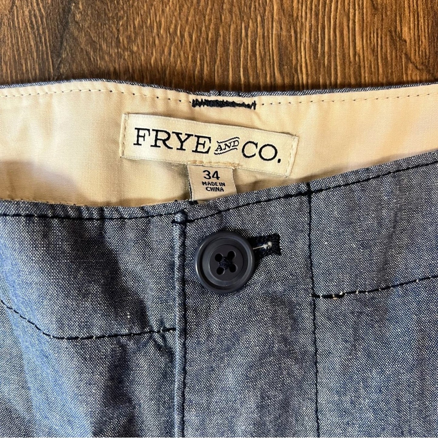 Men’s Frye & Co blue cargo shorts SZ 34