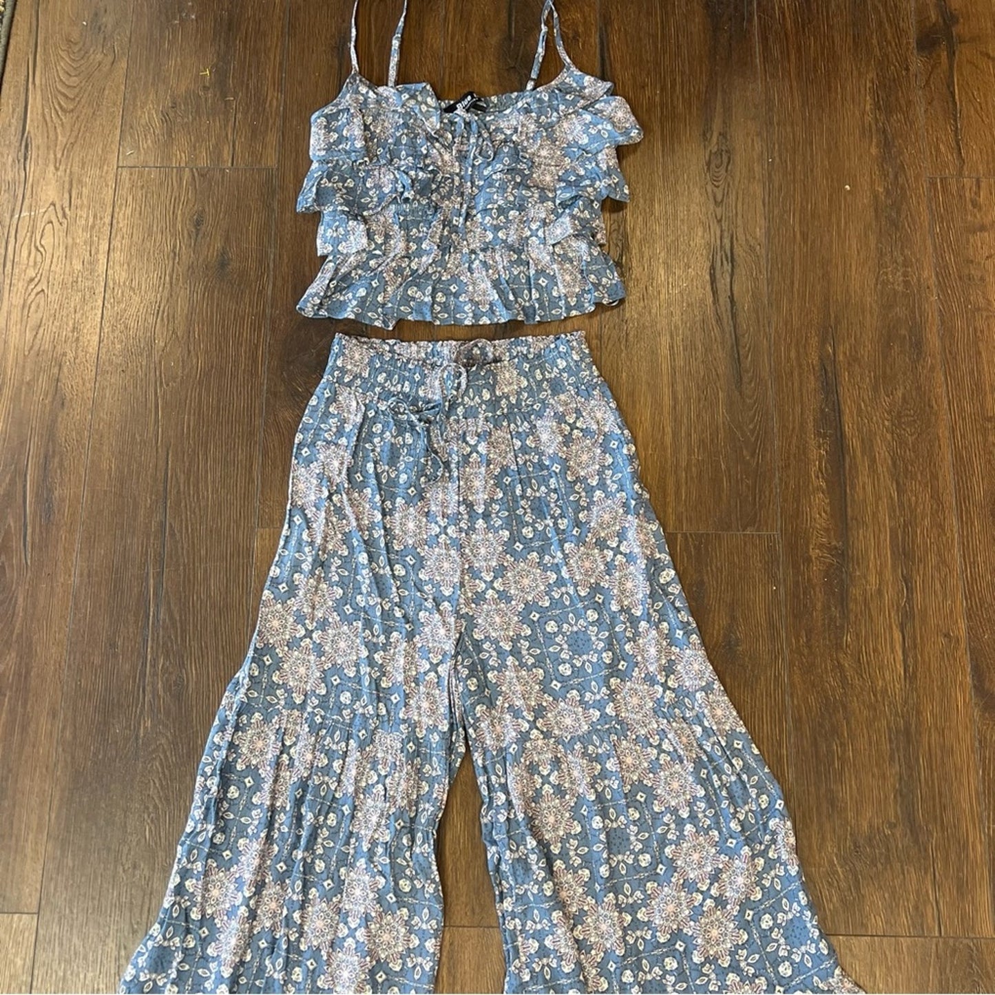 Blue B Tiered Ruffle Top and Palazzo Pant Set SZ SM