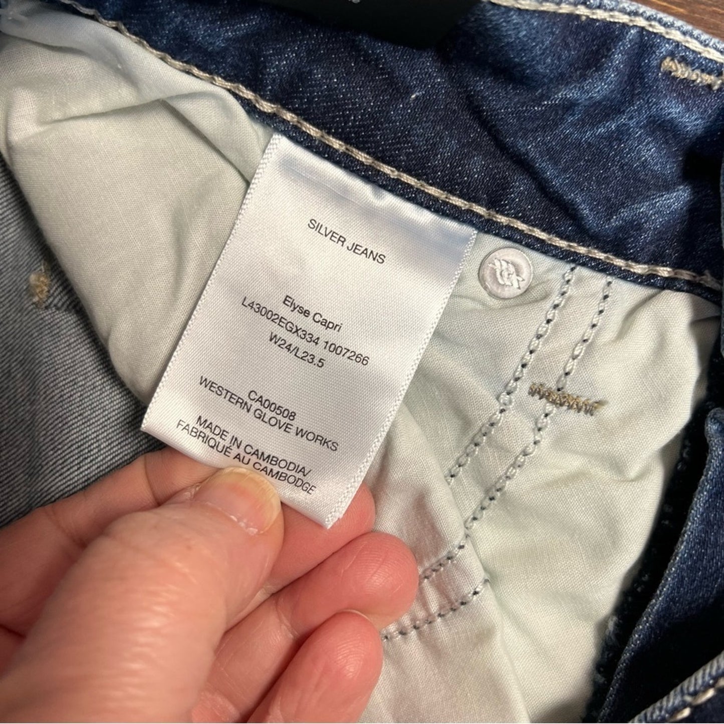 🆕 Silver Jean Elyse Mid Rise Capri SZ 24/00