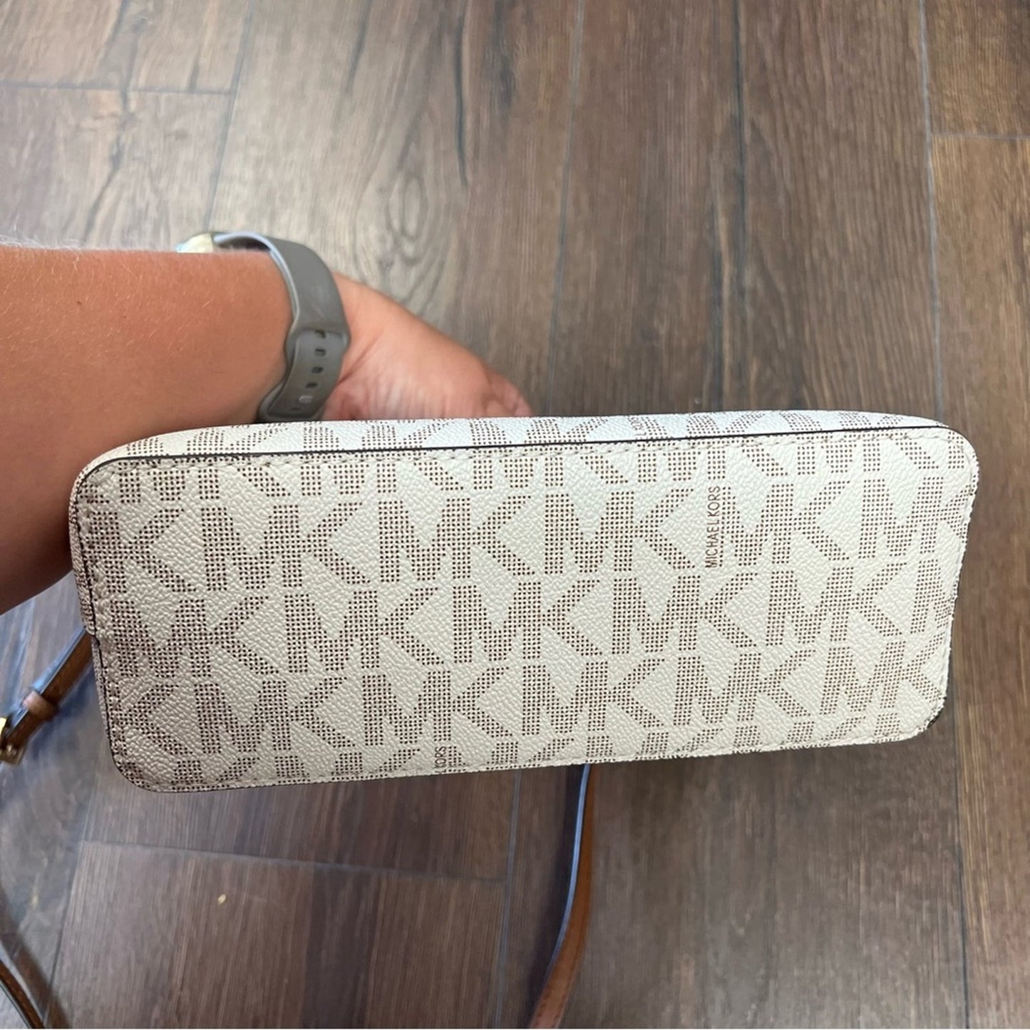 Michael Kors jet set dome crossbody