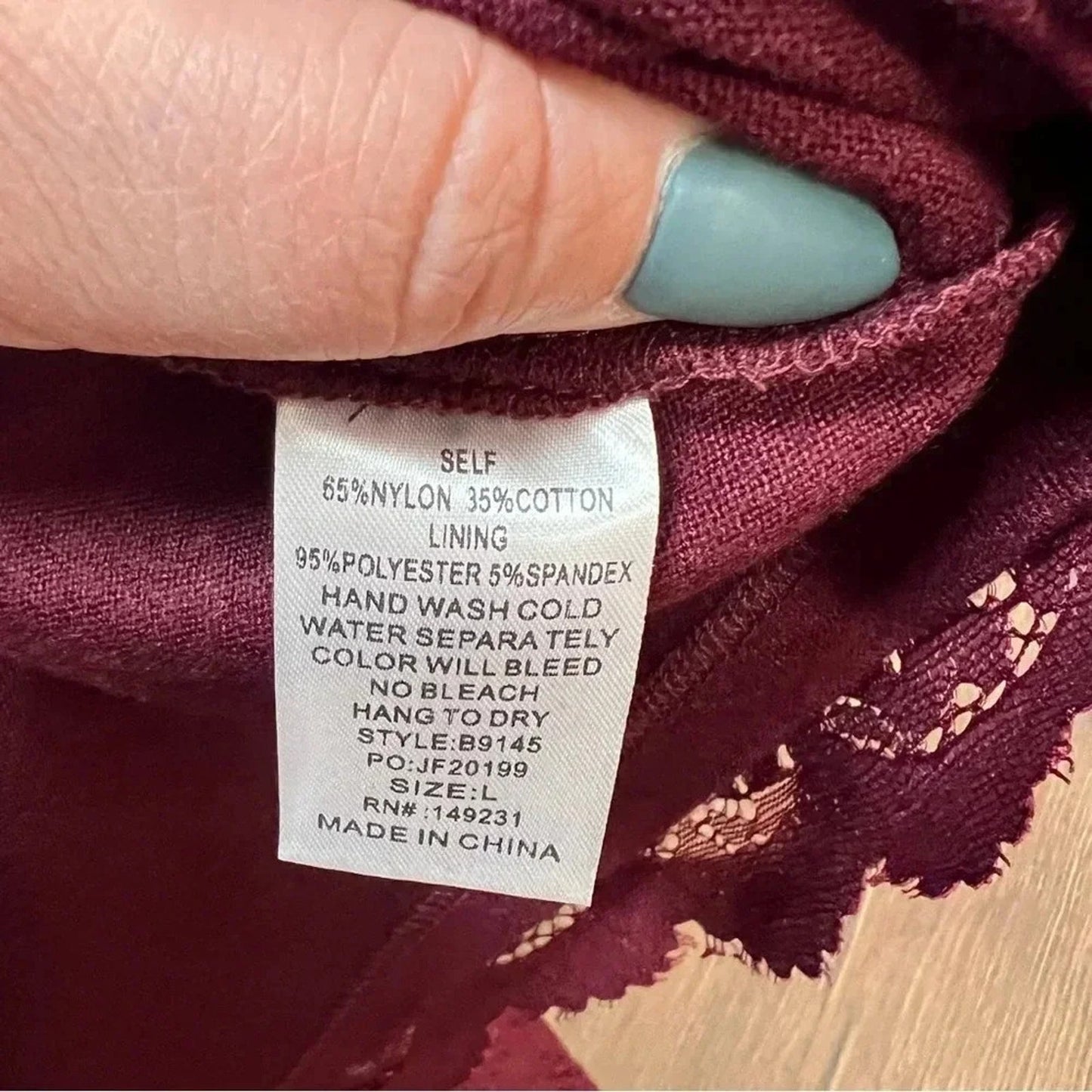 KORI burgundy lace cropped top SZ LG