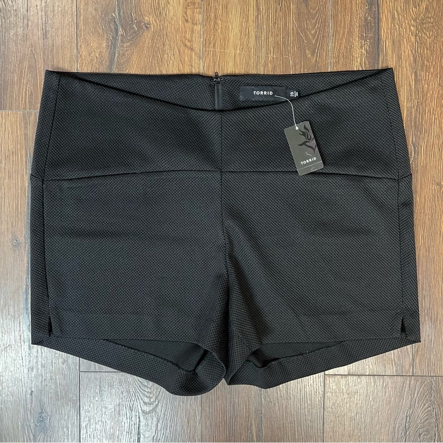 🆕 TORRID Black Textured High Waist Shorts SZ 20