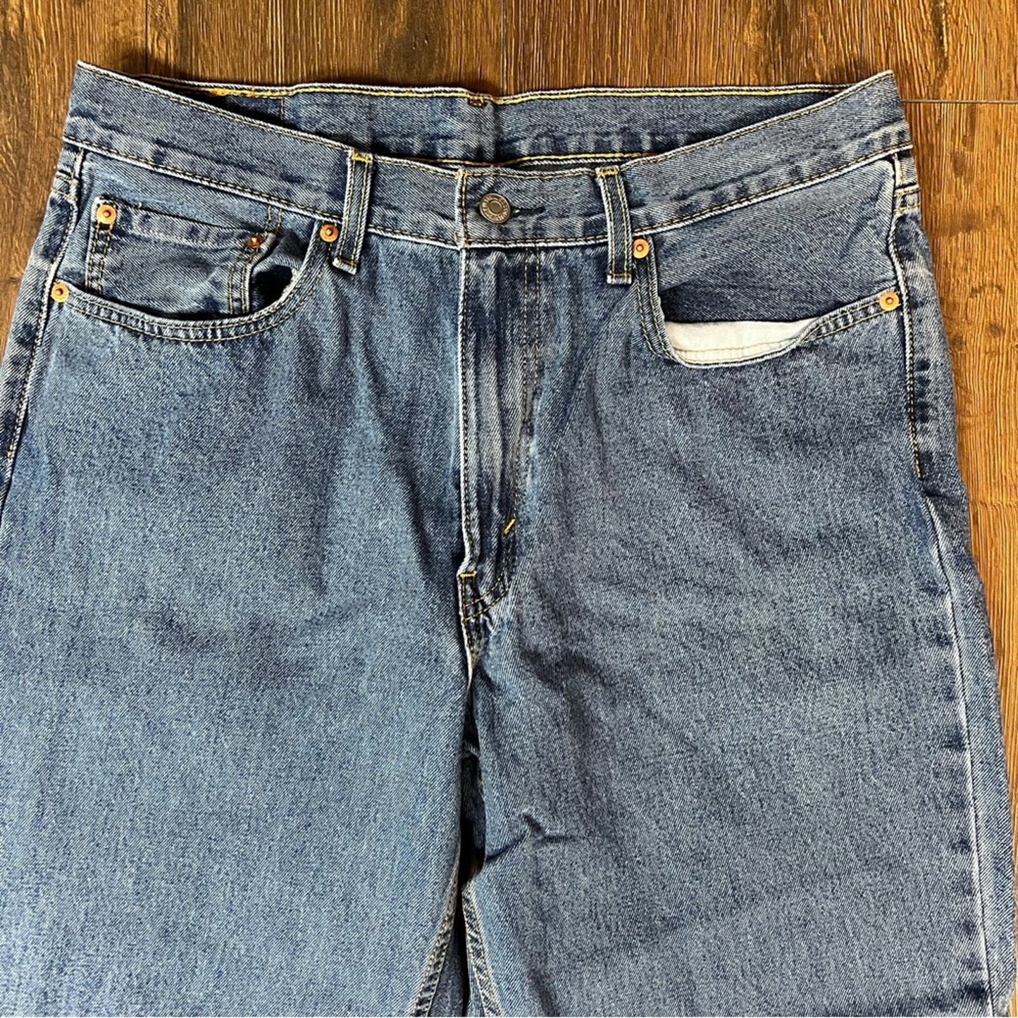 Men’s Levi 550 relaxed fit jeans SZ 36/30