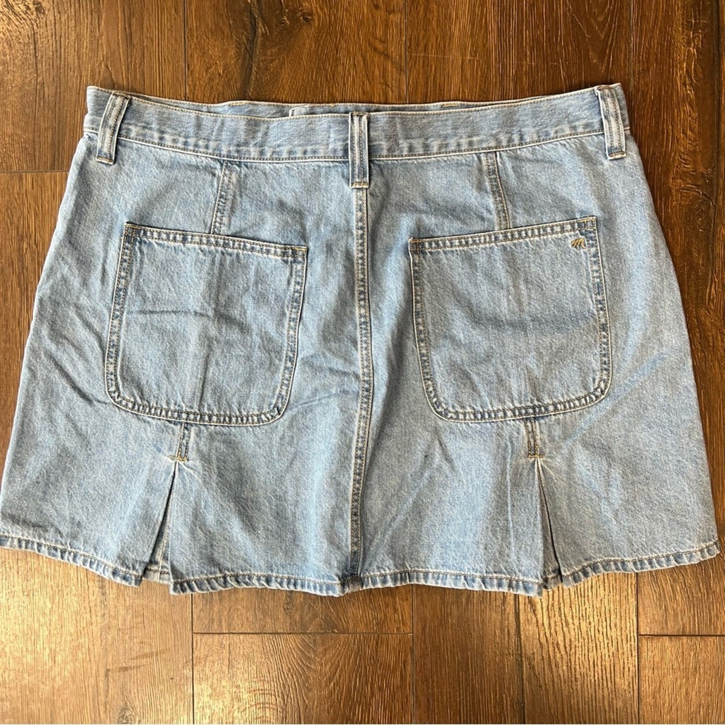 🆕 Madewell Pleated Denim Mini Skirt in Stilecrost Wash SZ 31/10