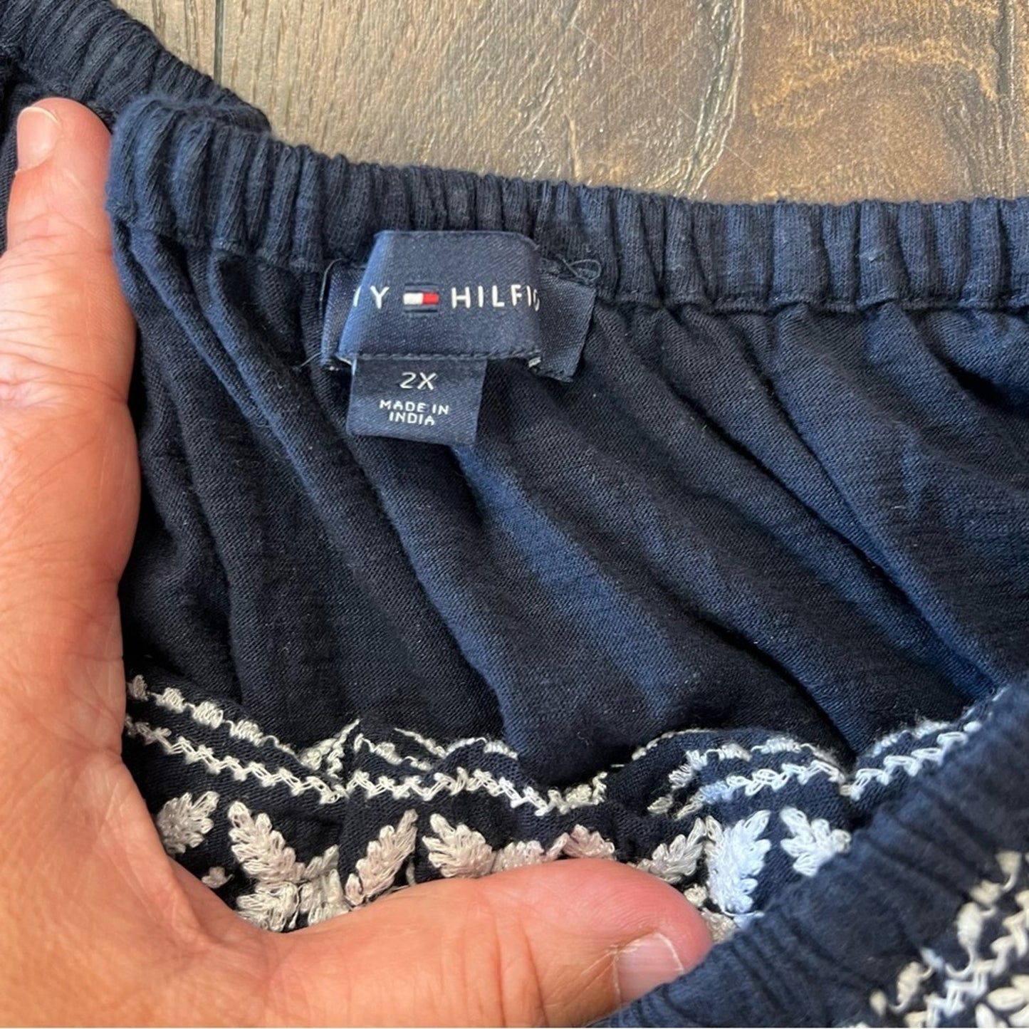 Tommy Hilfiger navy embroidered tee SZ 2X