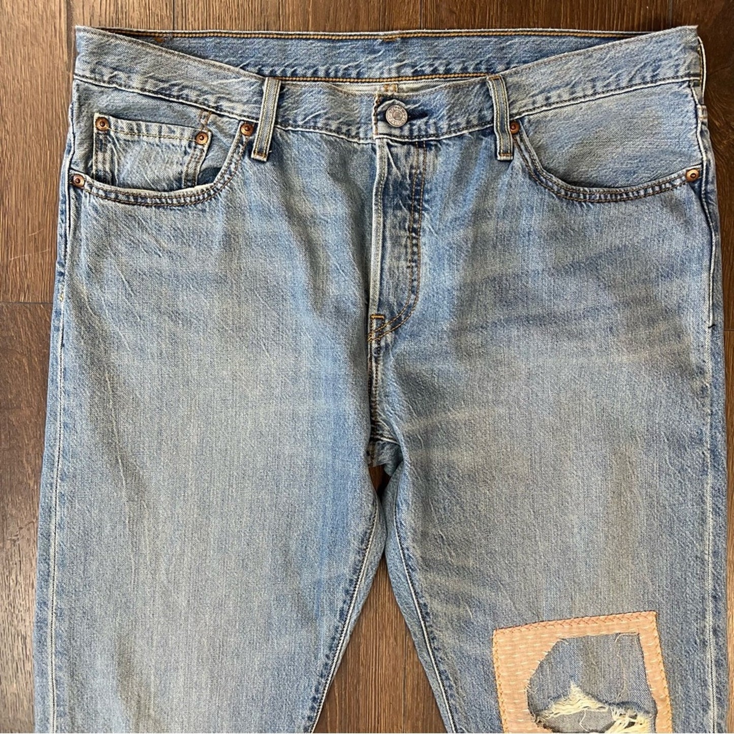 Levi’s 501 original fit light wash patchwork jean SZ 32/12