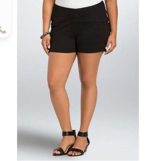 🆕 TORRID Black Textured High Waist Shorts SZ 20