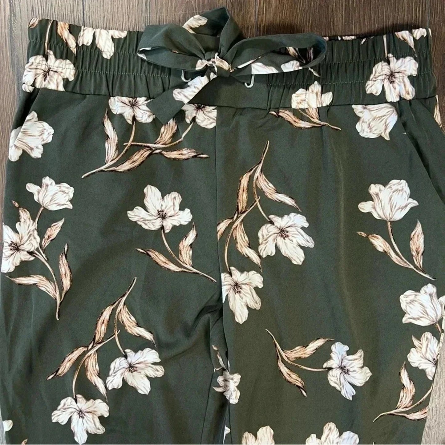 One by Chapter One floral pants SZ LG